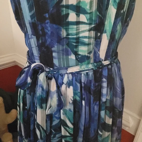 Carmen Marc Valvo Dresses Luxe By Carmen Marc Valvo Blue Floral Party Dress Sz 4 - Picture 2 of 5